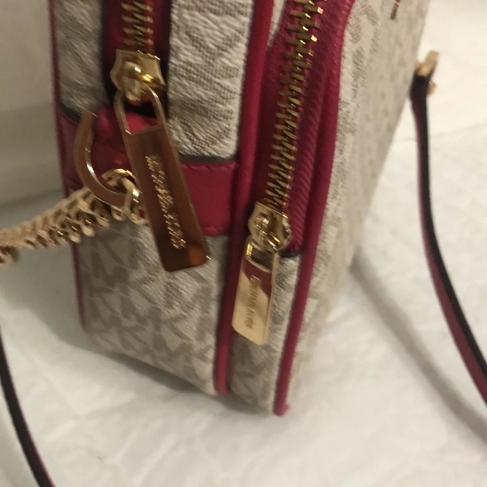 Michael Kors Jet Set Crossbody Bag - Picture 4 of 8